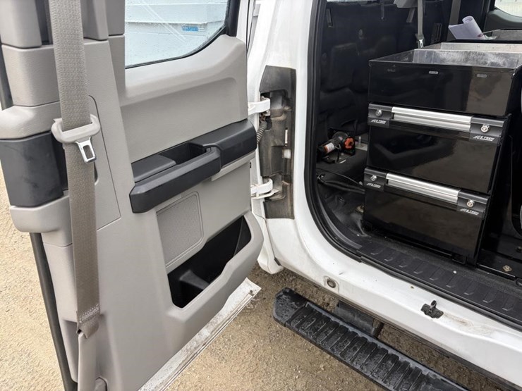 2017-ford-f350-xl-image-11