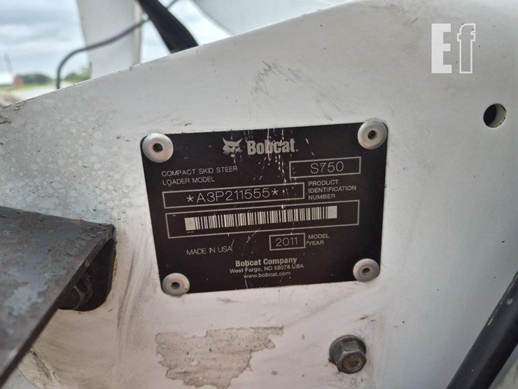 2011-bobcat-s750-image-20