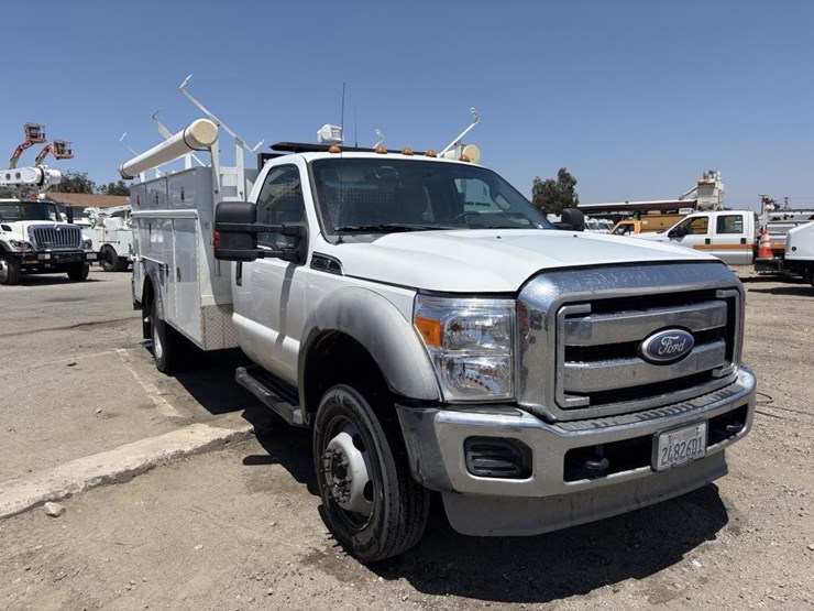 2011-ford-f550-image-2