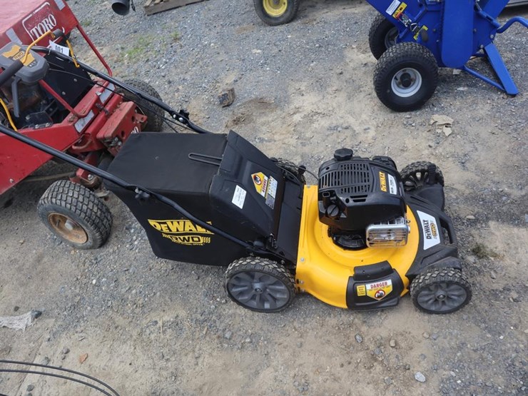 dewalt-push-mower-image-2