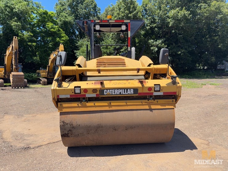 2010-caterpillar-cb64-image-17