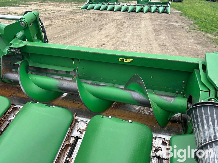 2021-john-deere-c12f-image-16