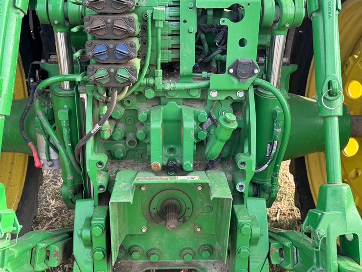 2023-john-deere-7r-210-image-28