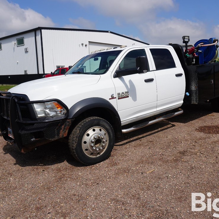 2013 RAM 5500 4x4 Crew Cab Service Truck W/Air & Fuel