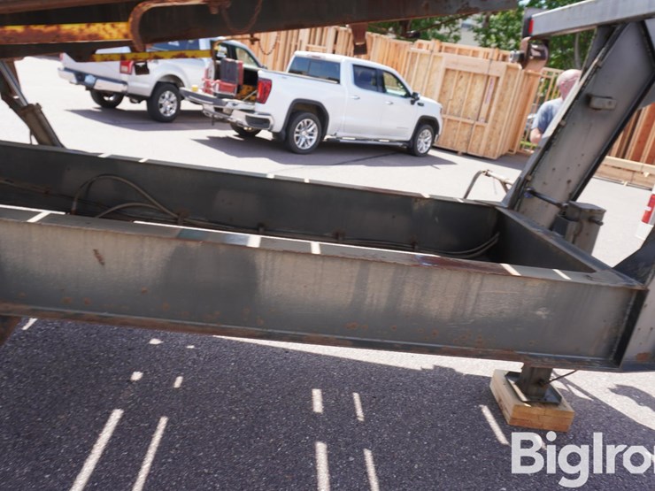 2007-iron-steer-10r25-25'-t/a-gooseneck-roller-trailer-image-13