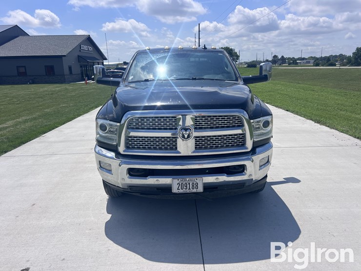 2017-ram-3500-laramie-image-2