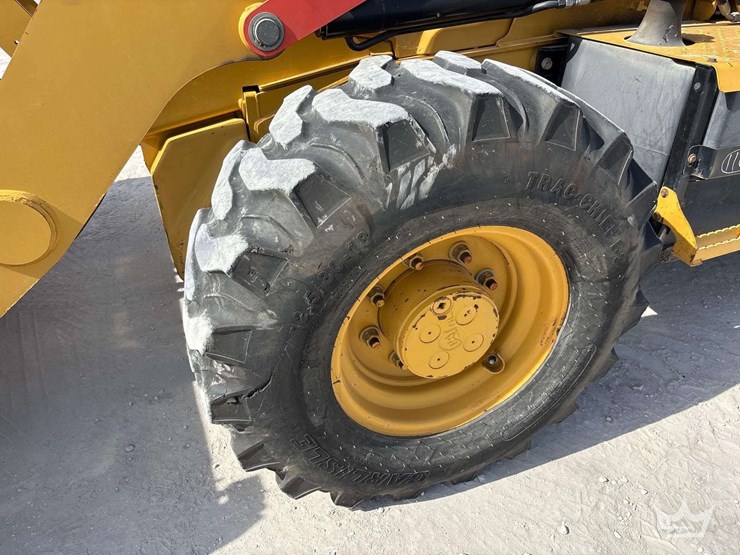2015-caterpillar-416f-image-48