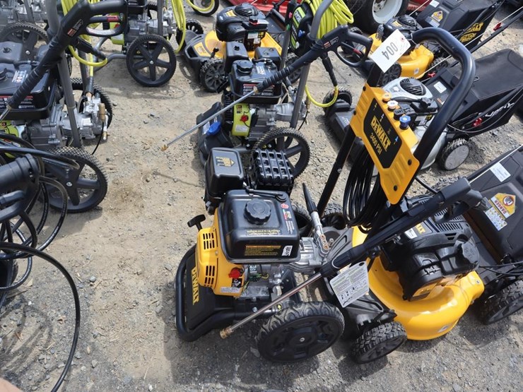 dewalt-pressure-washer-image-4
