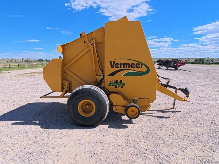 2010-vermeer-605-image-5