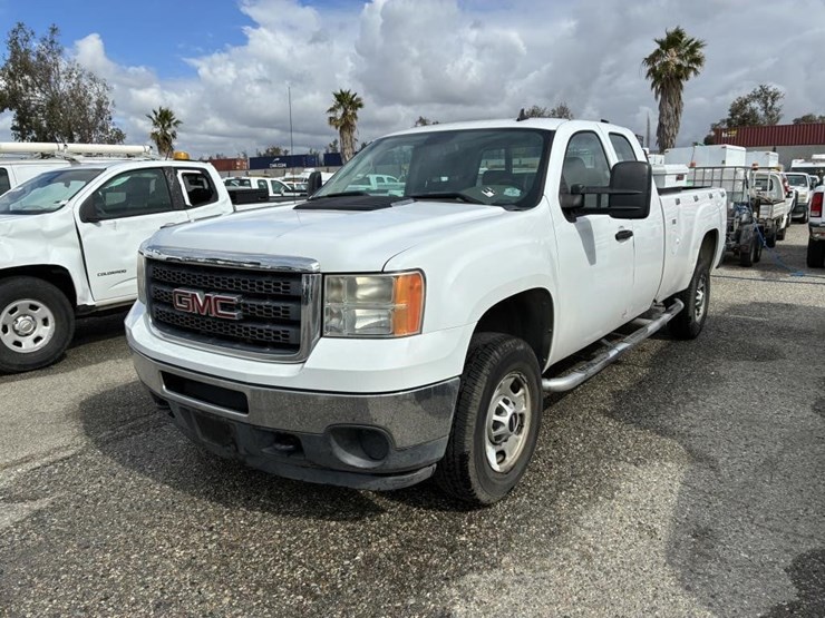 2012-gmc-sierra-2500-image-1