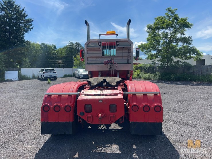 2016-caterpillar-242d-image-13
