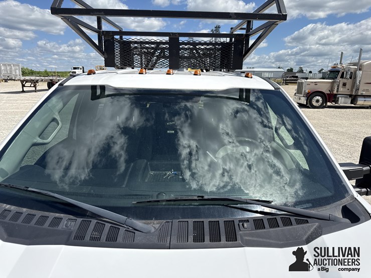 2018-ford-f350-image-12