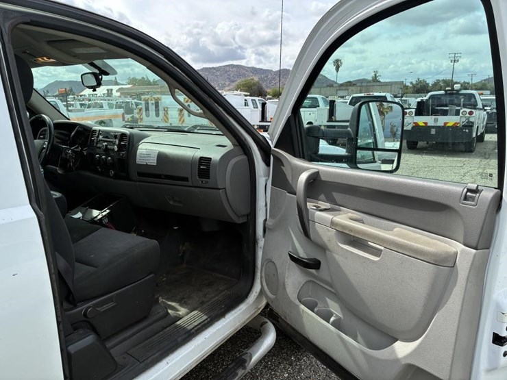 2012-gmc-sierra-2500-image-11