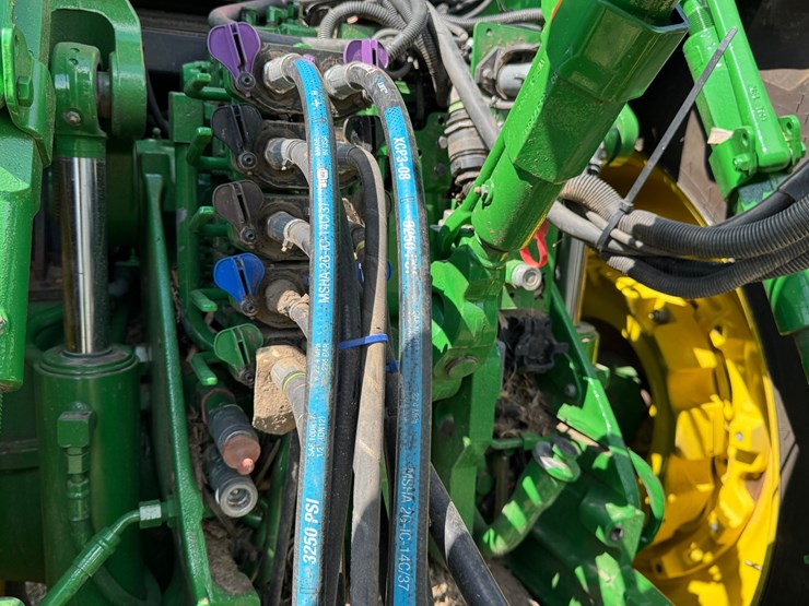 2023-john-deere-8r-340-image-17