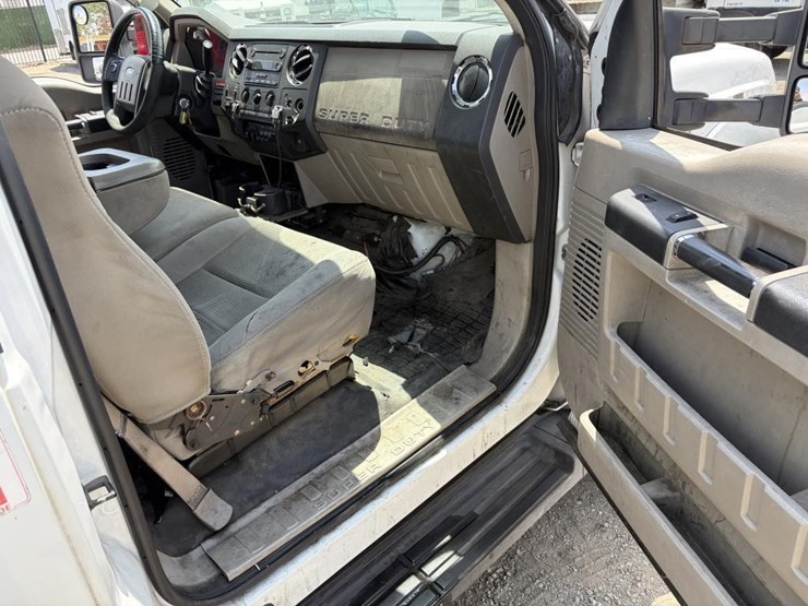 2008-ford-f550-image-10