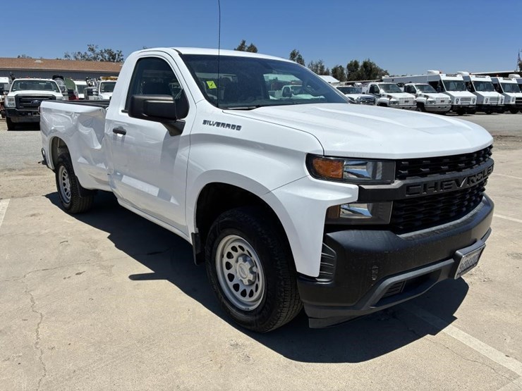 2019-chevrolet-silverado-1500-image-2