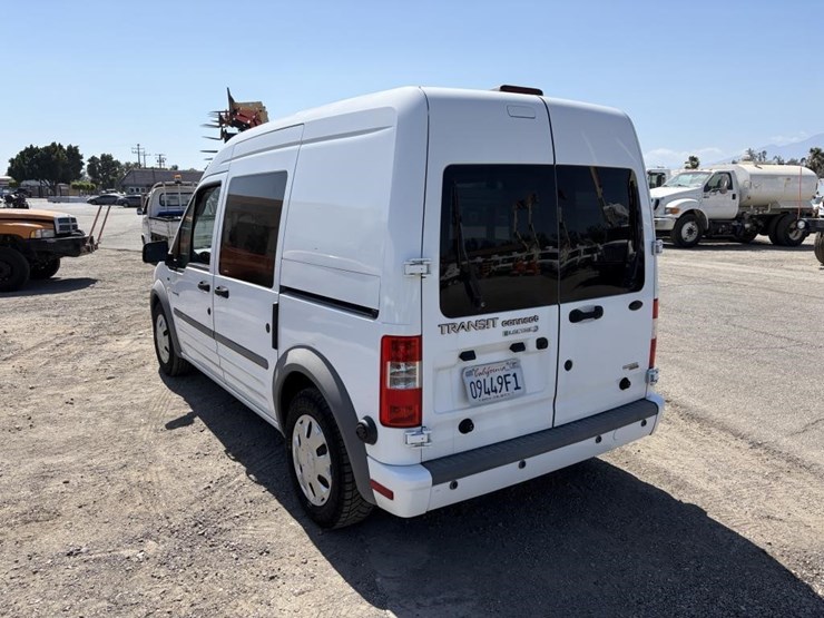 2012-ford-transit-image-4