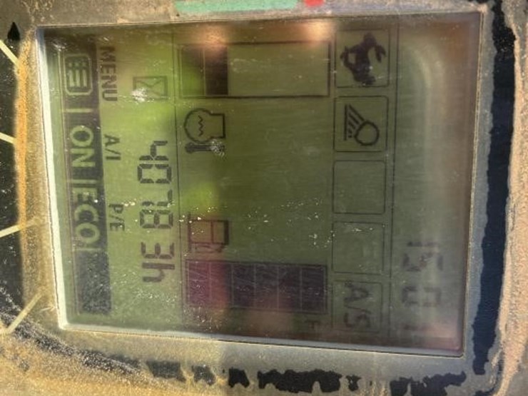 2020-deere-35g-image-23