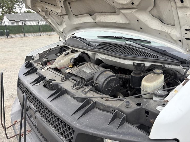 2014-chevrolet-express-3500-image-7