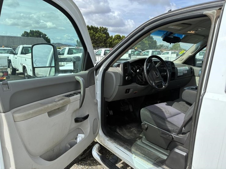 2012-gmc-2500hd-image-17