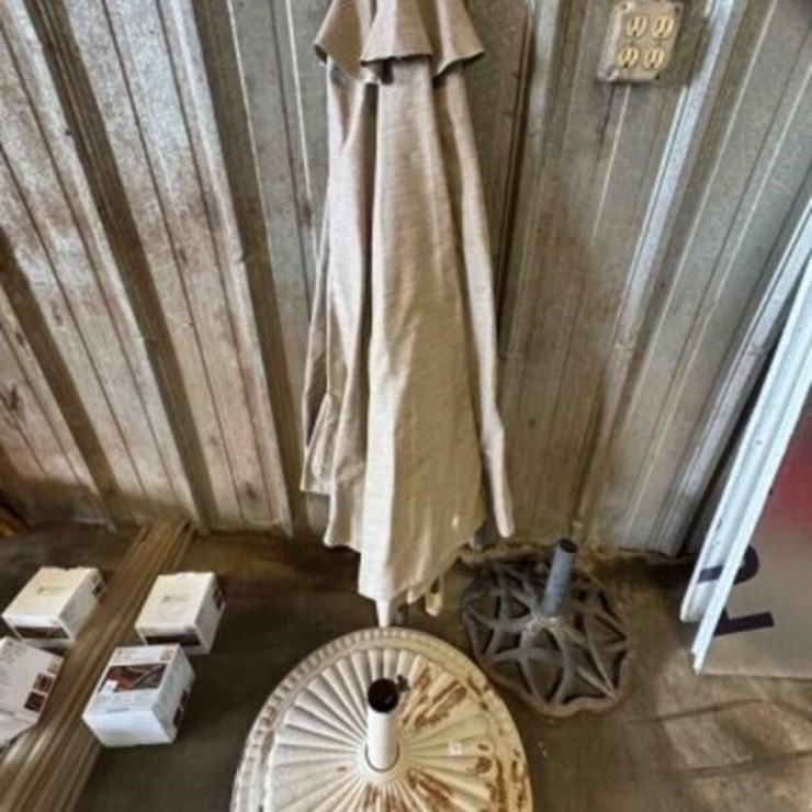 2- IRON STANDS 1- UMBRELLA