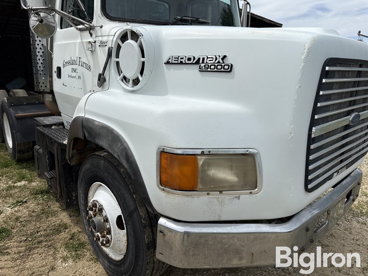 1995-ford-l9000-image-13