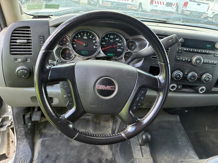 2012-gmc-sierra-2500-image-13