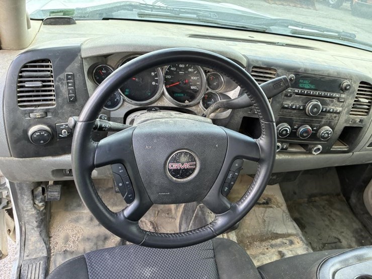2012-gmc-sierra-2500-image-15