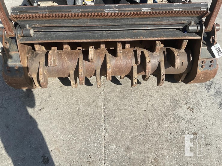 2021-deere-333g-image-11