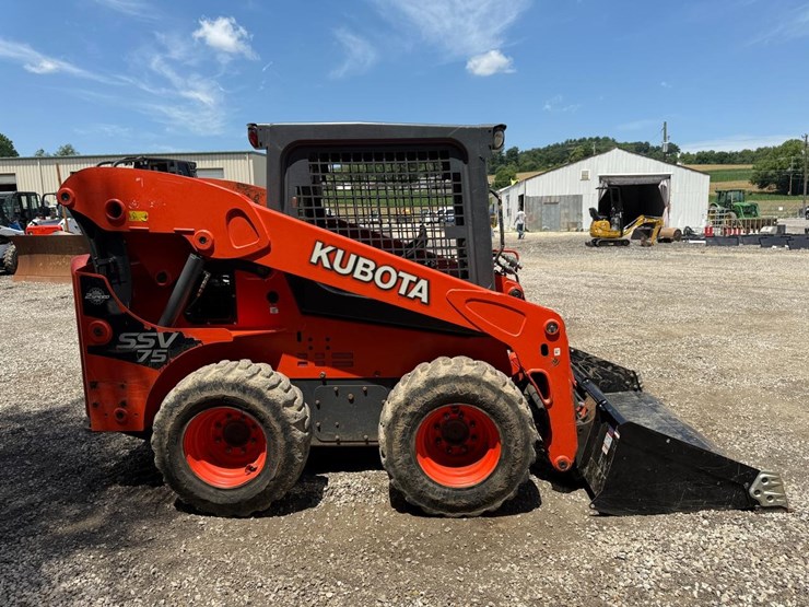2016-kubota-ssv75-image-5