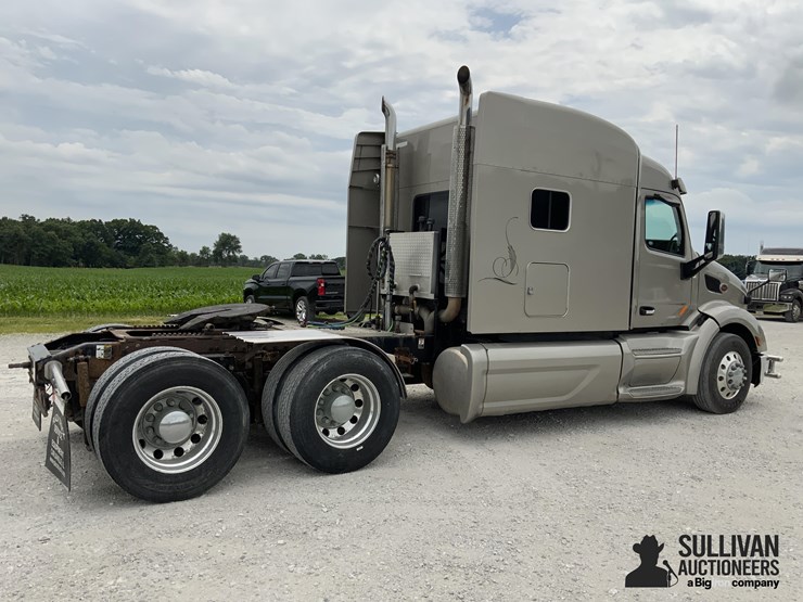 2015-peterbilt-579-image-5