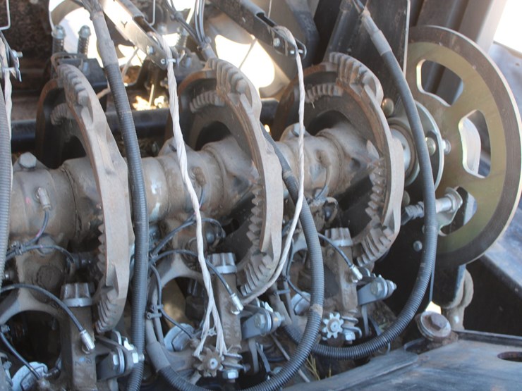 2019-case-ih-lb434xl-image-41