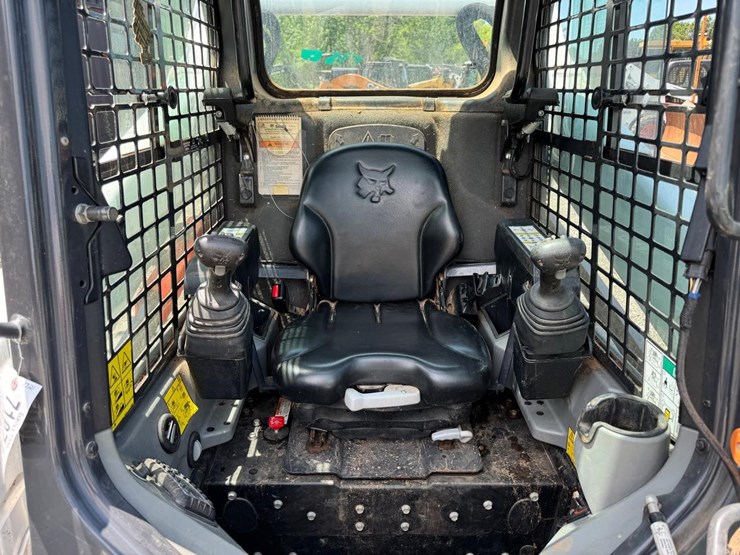 2022-bobcat-t595-image-22