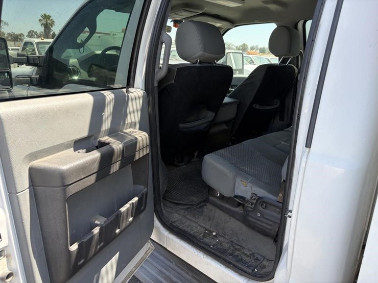 2012-ford-f550-image-13
