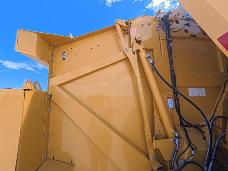 #1027-•-2020-vermeer-zr5-self-propelled-baler-image-68