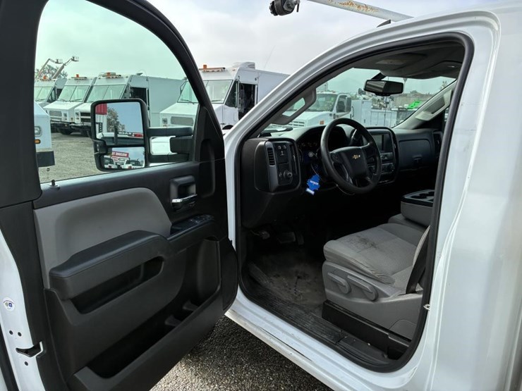 2018-chevrolet-2500hd-image-10