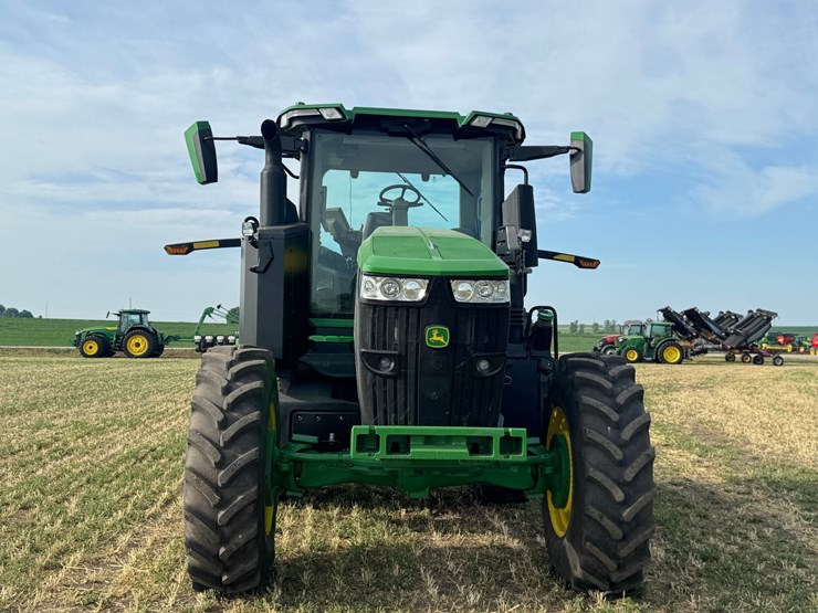 2023-john-deere-7r-210-image-13