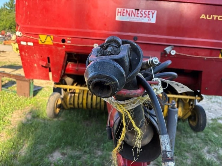 new-holland-688-image-8
