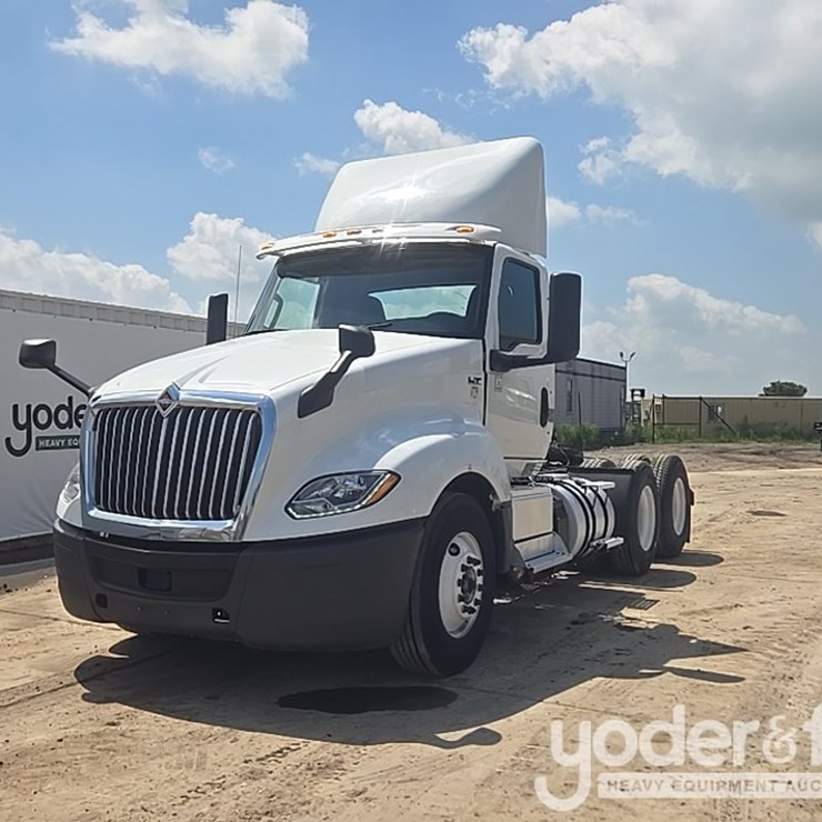 2018 INTERNATIONAL LT