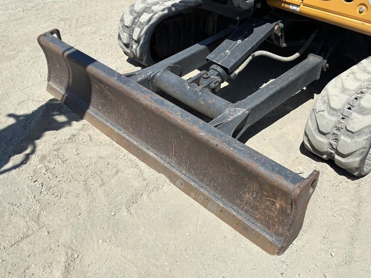 2020-deere-35g-image-12