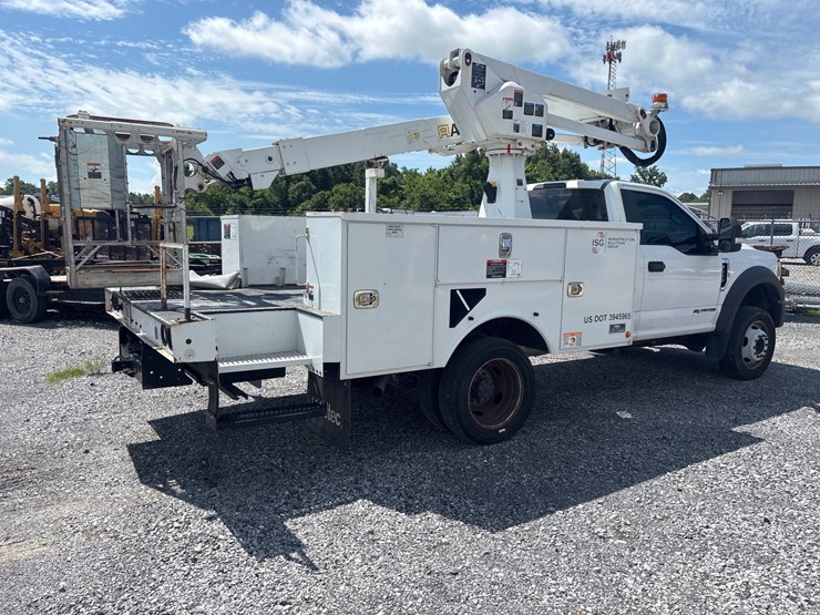 2022-ford-f550-image-4