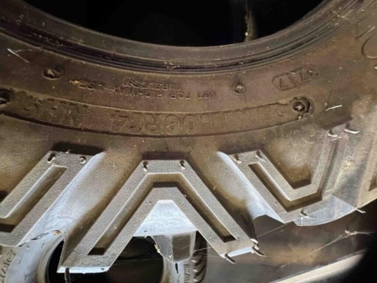 2--27x11.00-r-14-tires-image-2