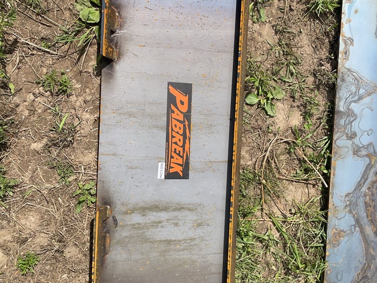 pabreak-qa-skid-steer-mount-plate-image-1