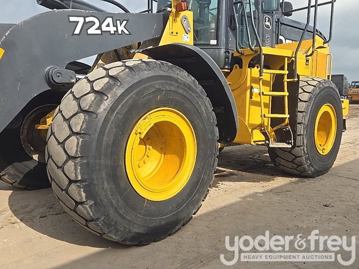 2019-deere-724k-image-9