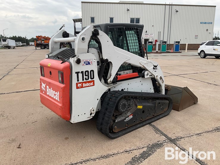 2012-bobcat-t190-image-5