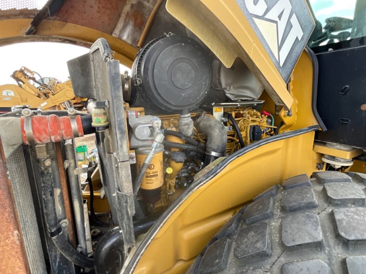 2010-caterpillar-cs56-image-12