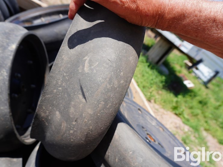 case-ih-gauge-wheels-image-14