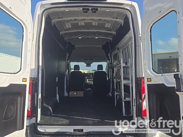 2020-ford-transit-image-16