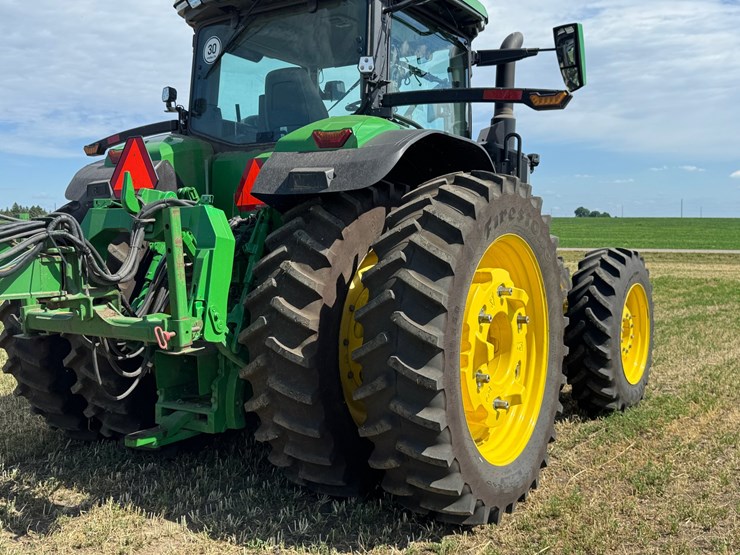 2023-john-deere-8r-340-image-6