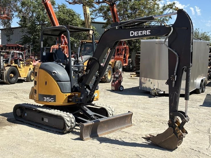 2020-deere-35g-image-2